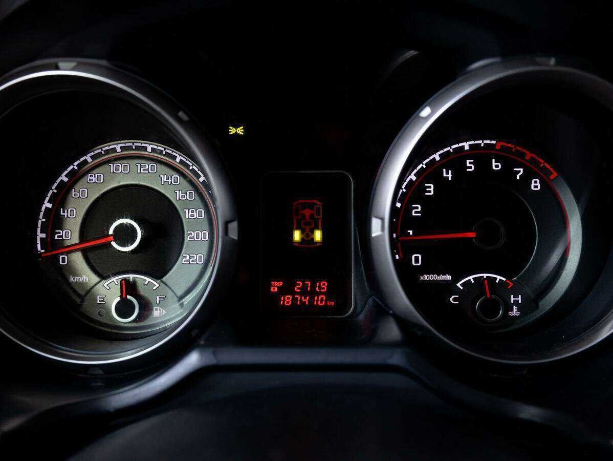 Mitsubishi Pajero с пробегом — 2013 год. Фото: #15