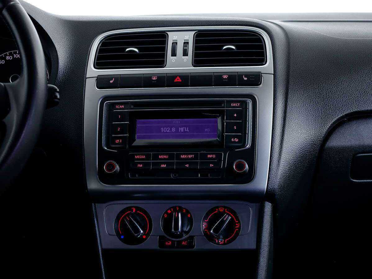 Volkswagen Polo с пробегом — 2013 год. Фото: #15