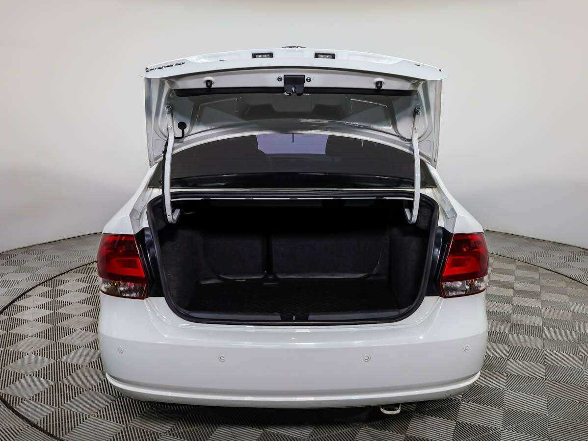 Volkswagen Polo с пробегом — 2013 год. Фото: #19