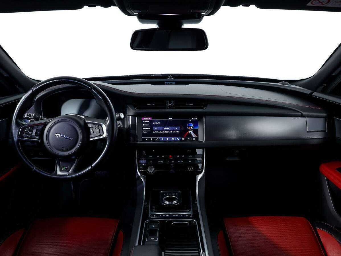 Jaguar XF с пробегом — 2017 год. Фото: #9