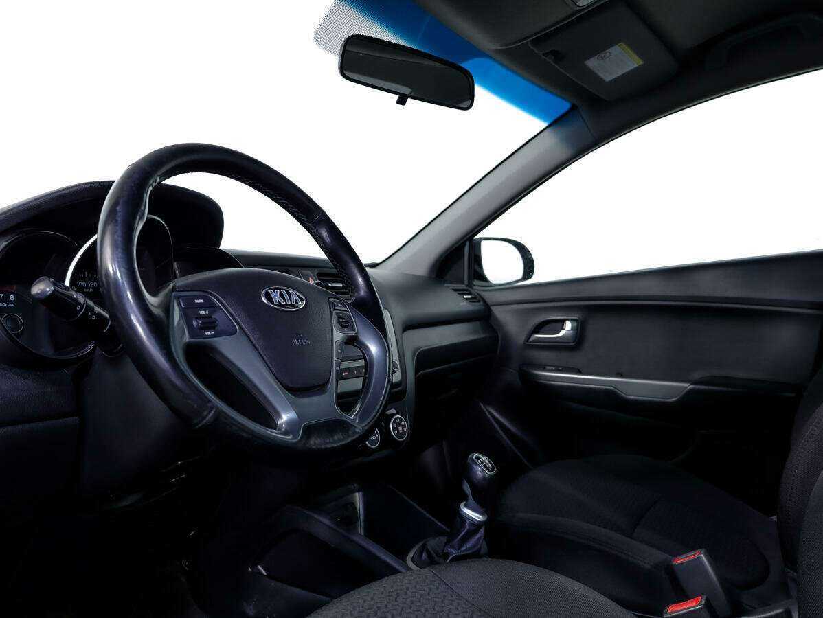 Kia Rio с пробегом — 2017 год. Фото: #10