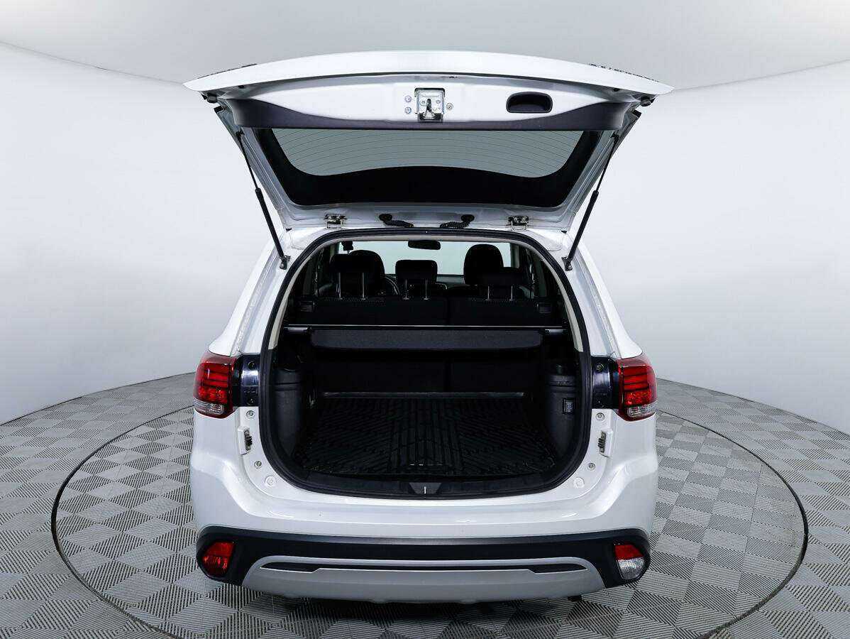 Mitsubishi Outlander с пробегом — 2018 год. Фото: #26