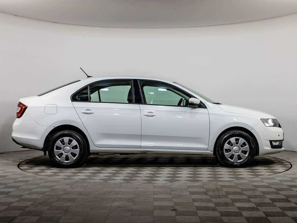 Skoda Rapid с пробегом — 2017 год. Фото: #2