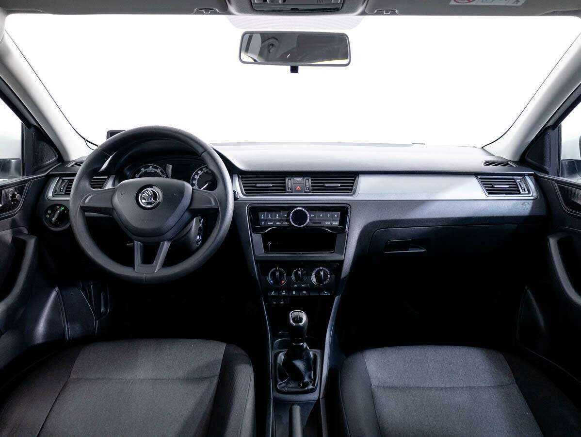 Skoda Rapid с пробегом — 2017 год. Фото: #8