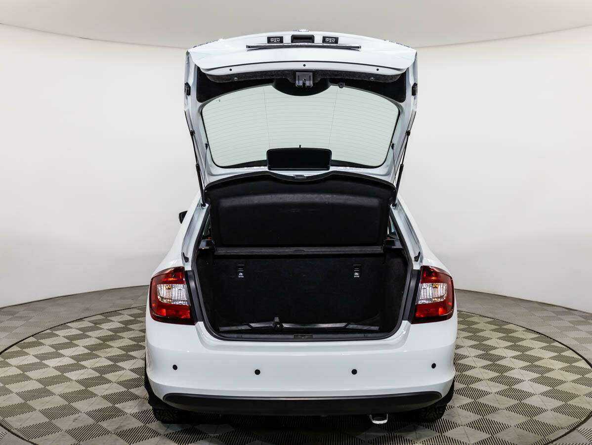 Skoda Rapid с пробегом — 2017 год. Фото: #18