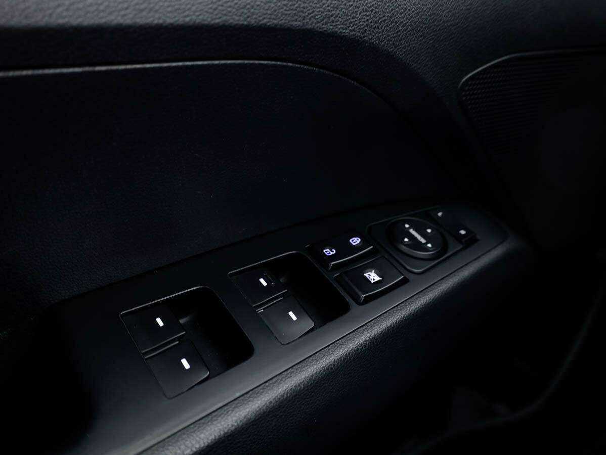 Hyundai Elantra с пробегом — 2018 год. Фото: #11