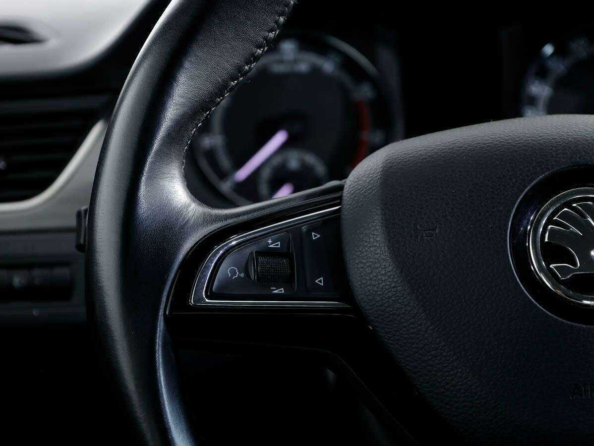 Skoda Rapid с пробегом — 2017 год. Фото: #18