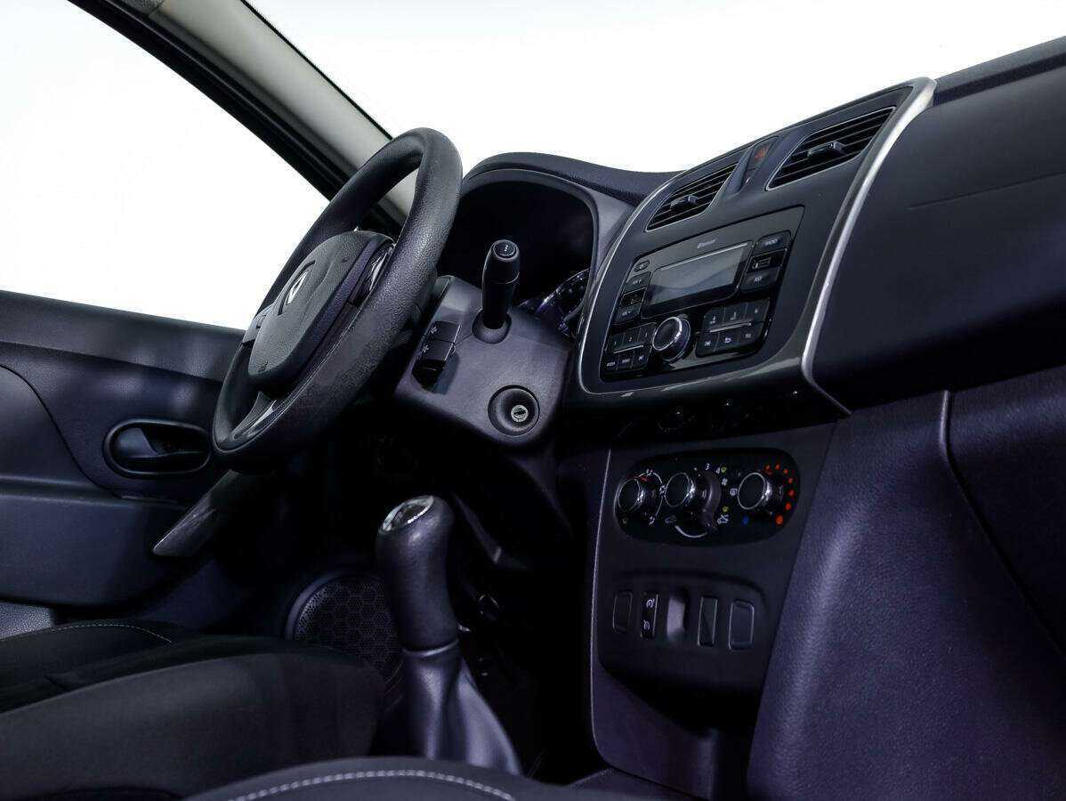 Renault Sandero с пробегом — 2018 год. Фото: #17