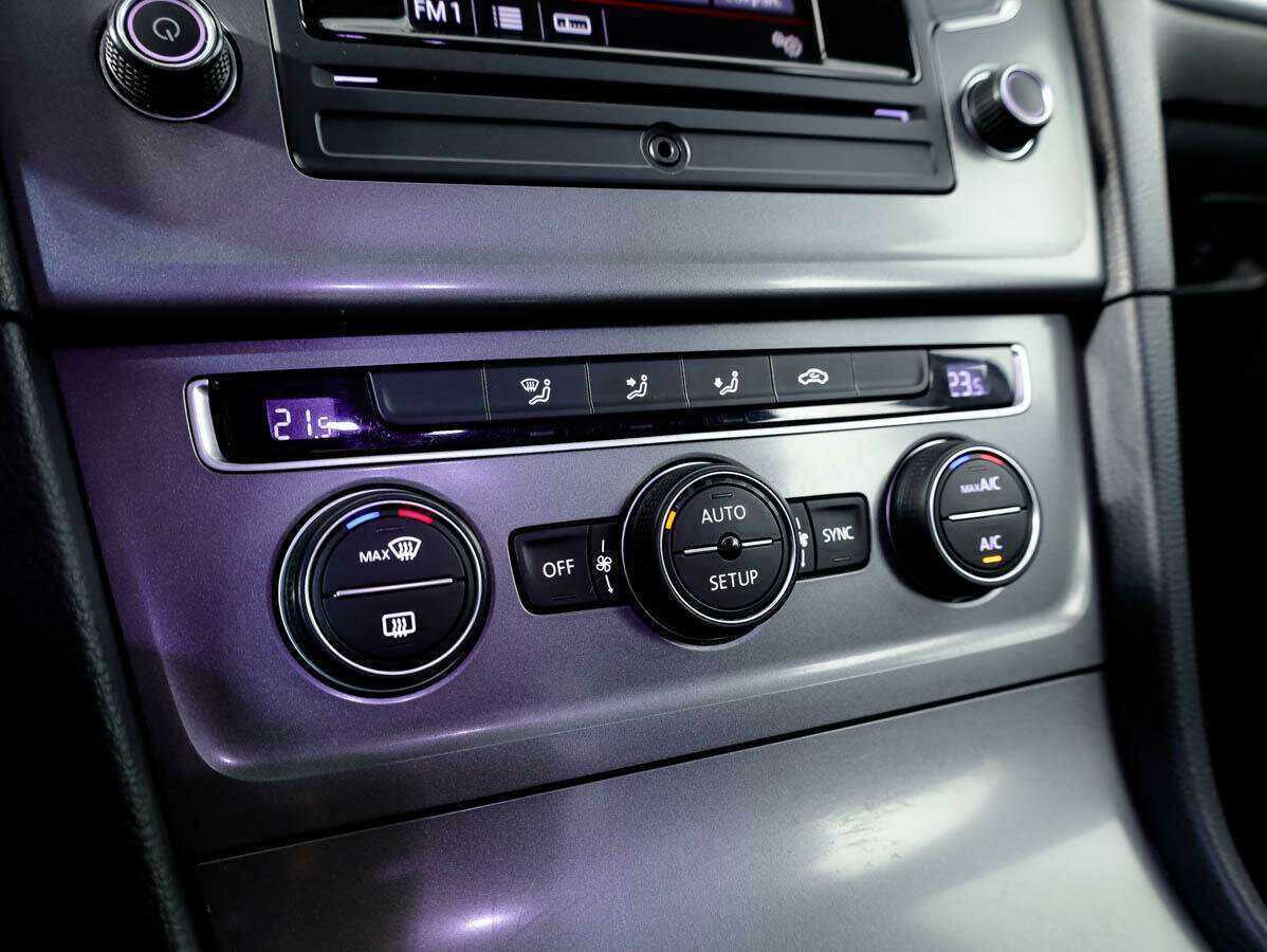 Volkswagen Golf с пробегом — 2013 год. Фото: #13