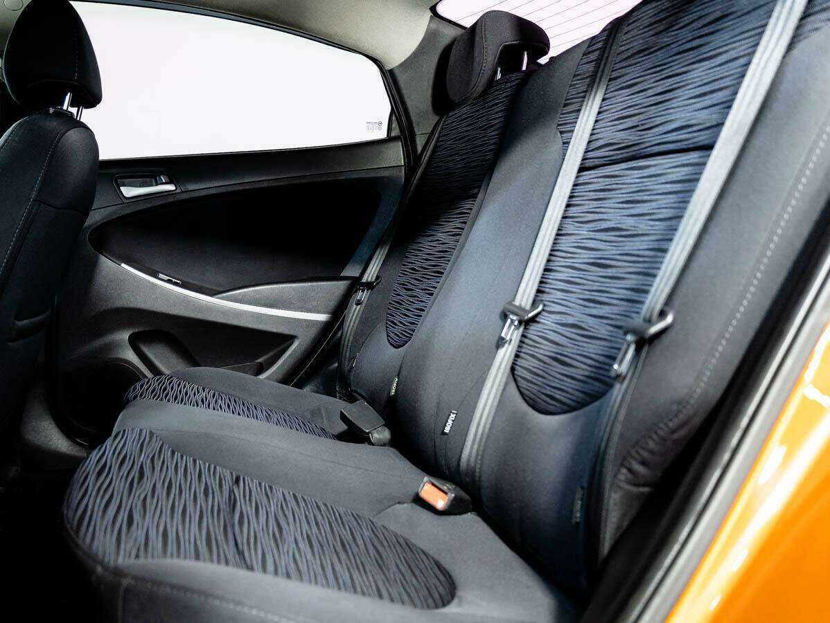 Hyundai Solaris с пробегом — 2014 год. Фото: #11