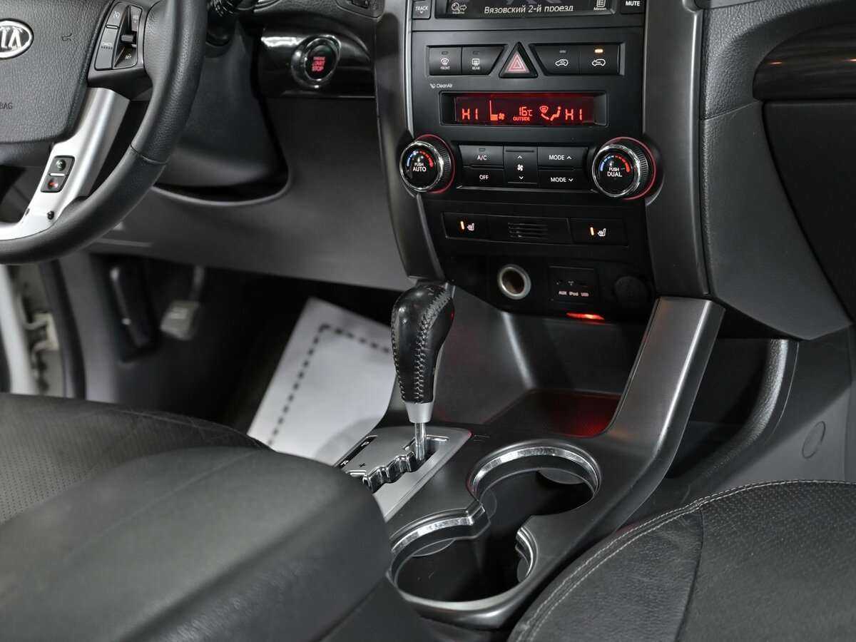 Kia Sorento с пробегом — 2012 год. Фото: #11