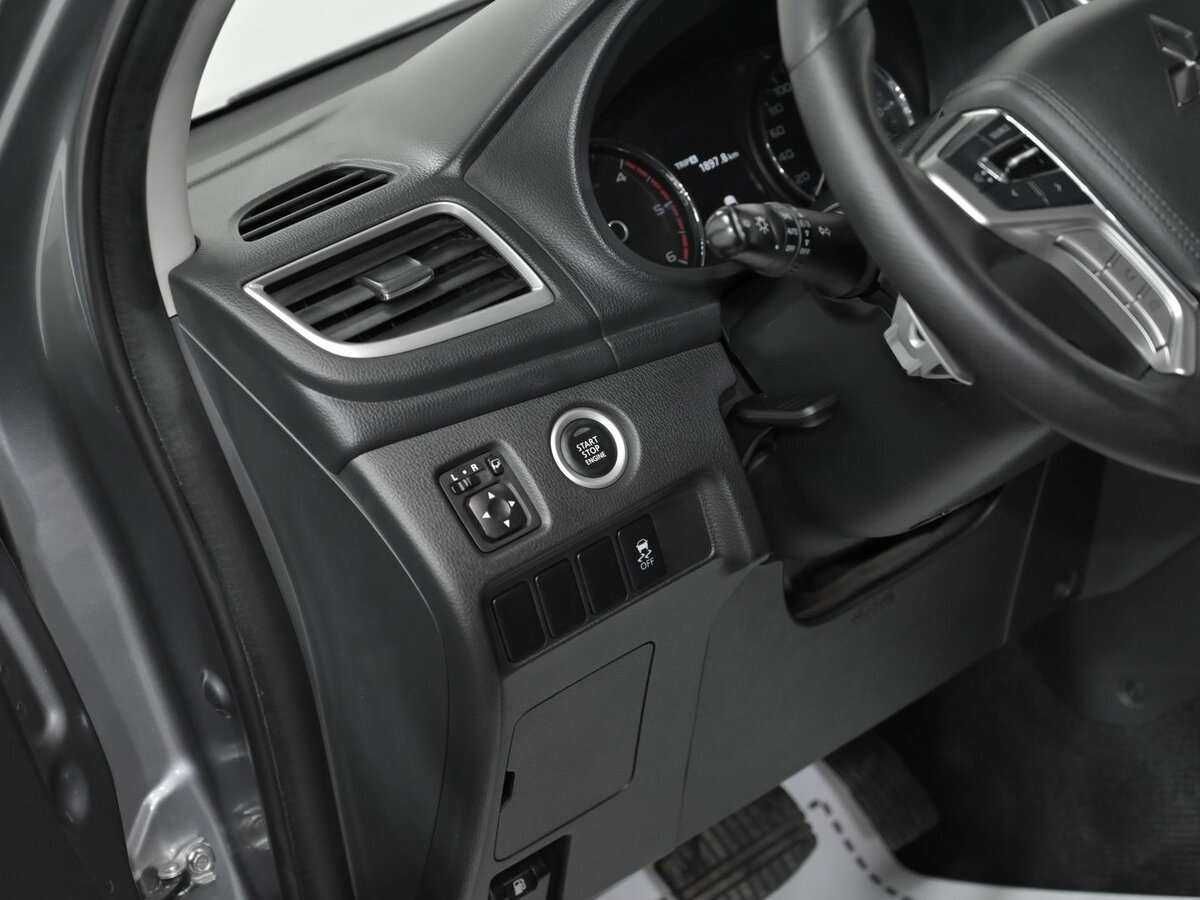 Mitsubishi Pajero Sport с пробегом — 2017 год. Фото: #10