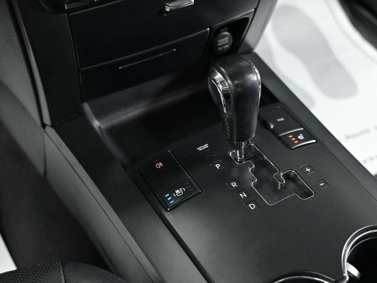 Kia Mohave с пробегом — 2012 год. Фото: #14