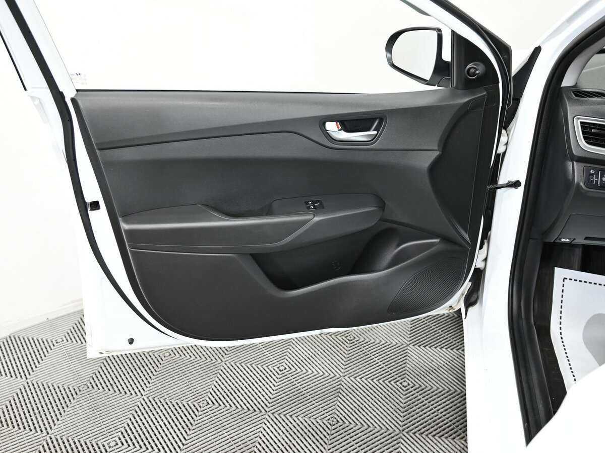 Hyundai Solaris с пробегом — 2020 год. Фото: #4