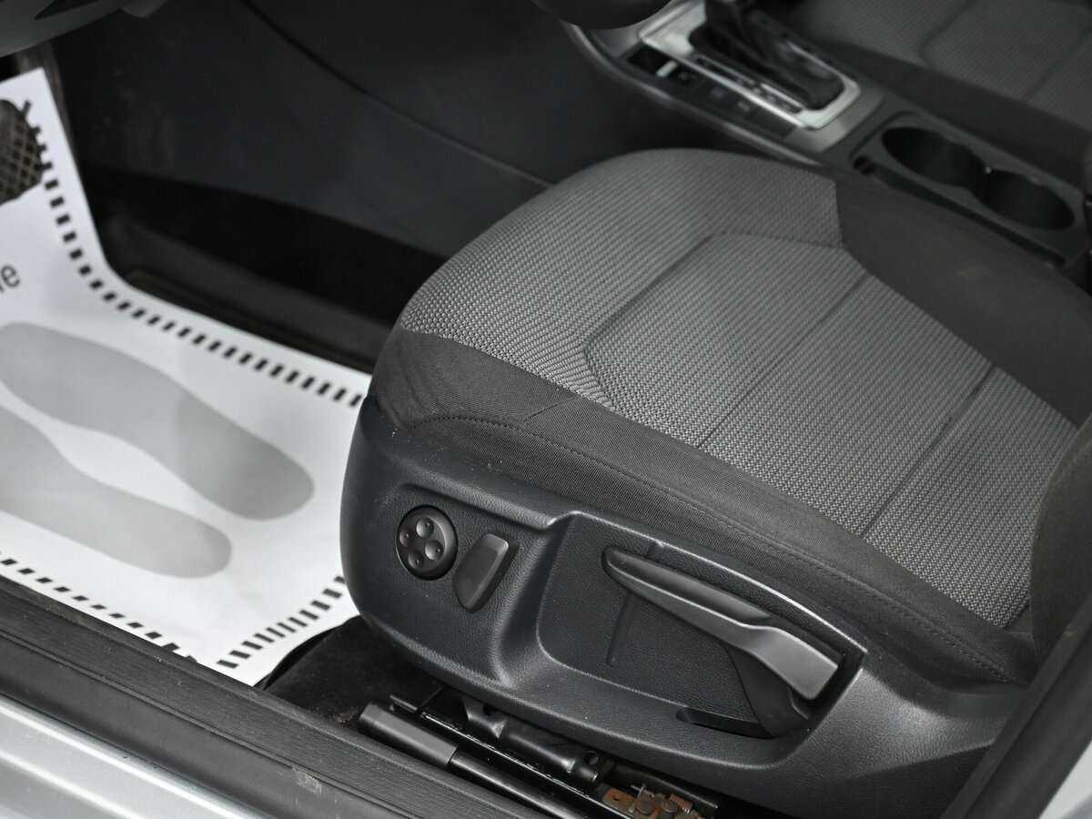 Volkswagen Passat с пробегом — 2014 год. Фото: #7