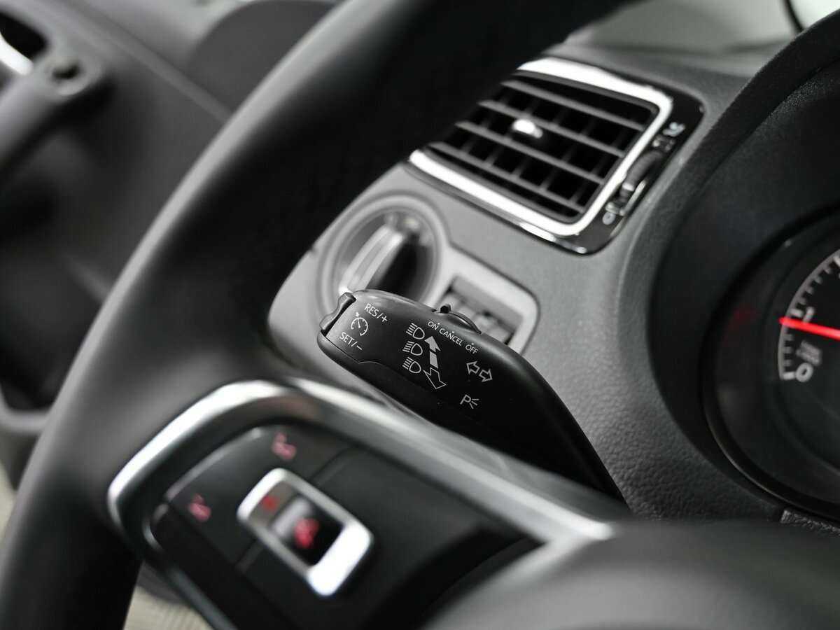 Volkswagen Polo с пробегом — 2019 год. Фото: #6