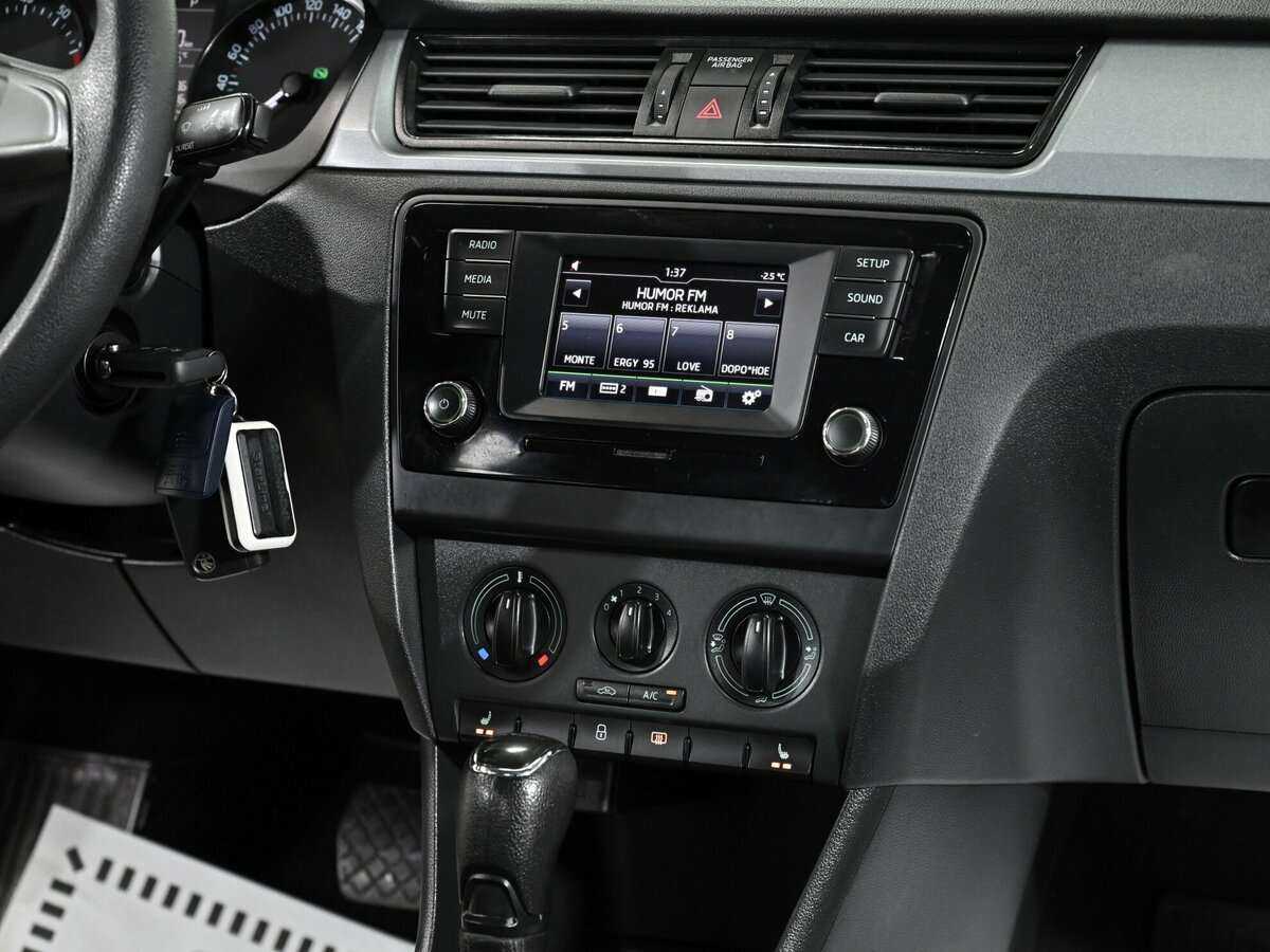 Skoda Rapid с пробегом — 2016 год. Фото: #6