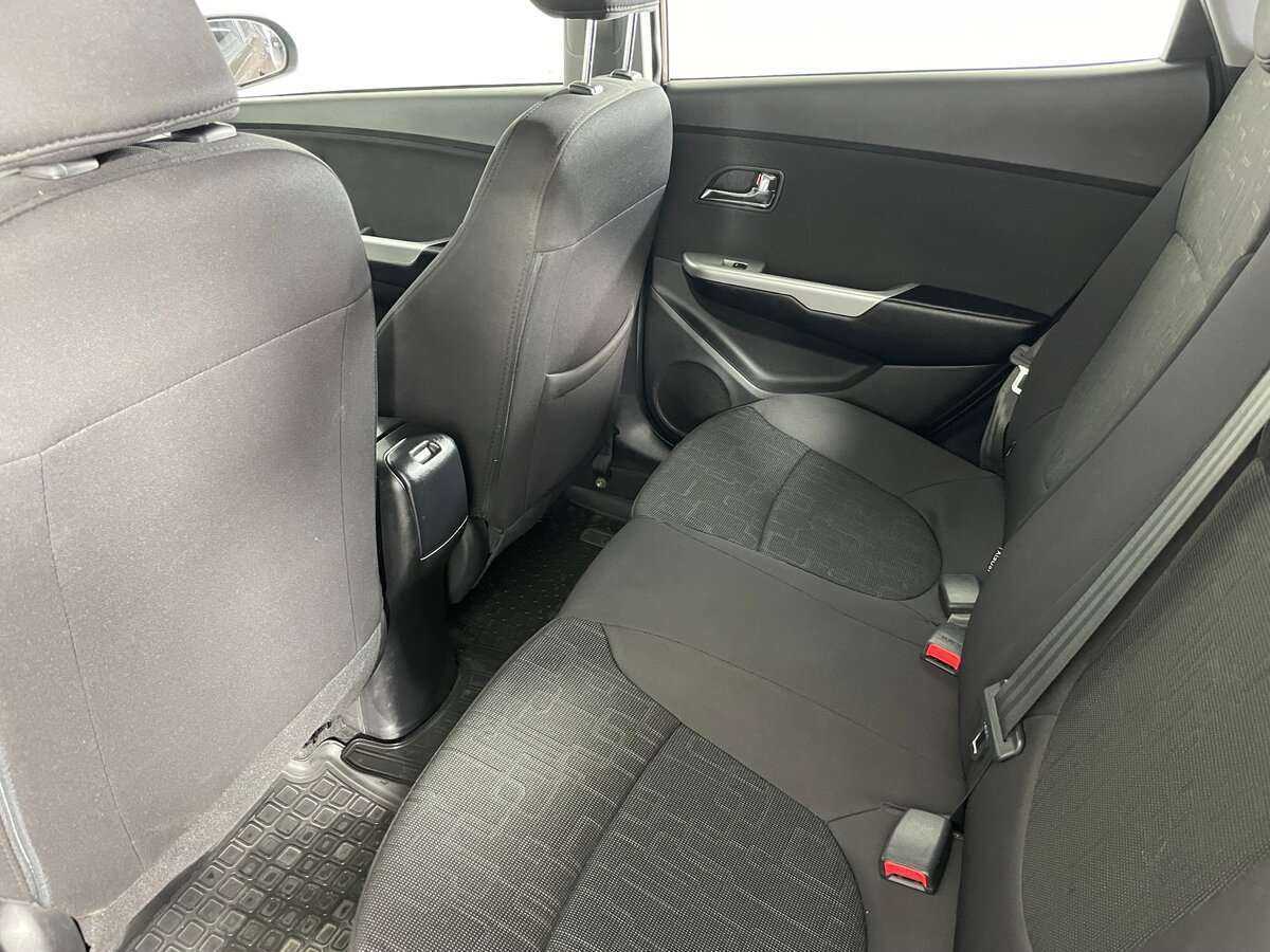 Kia Rio с пробегом — 2014 год. Фото: #19