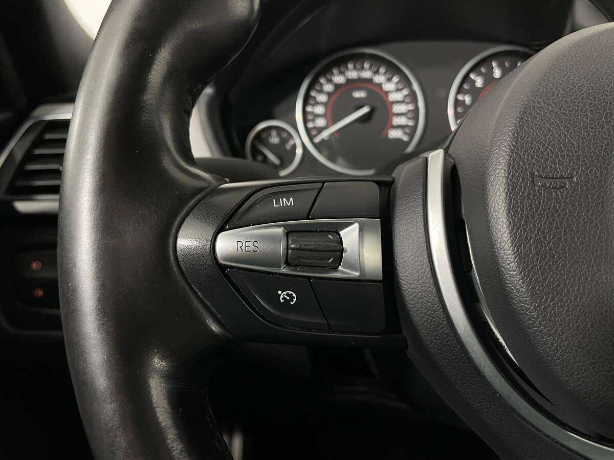 BMW 3 серии с пробегом — 2016 год. Фото: #15