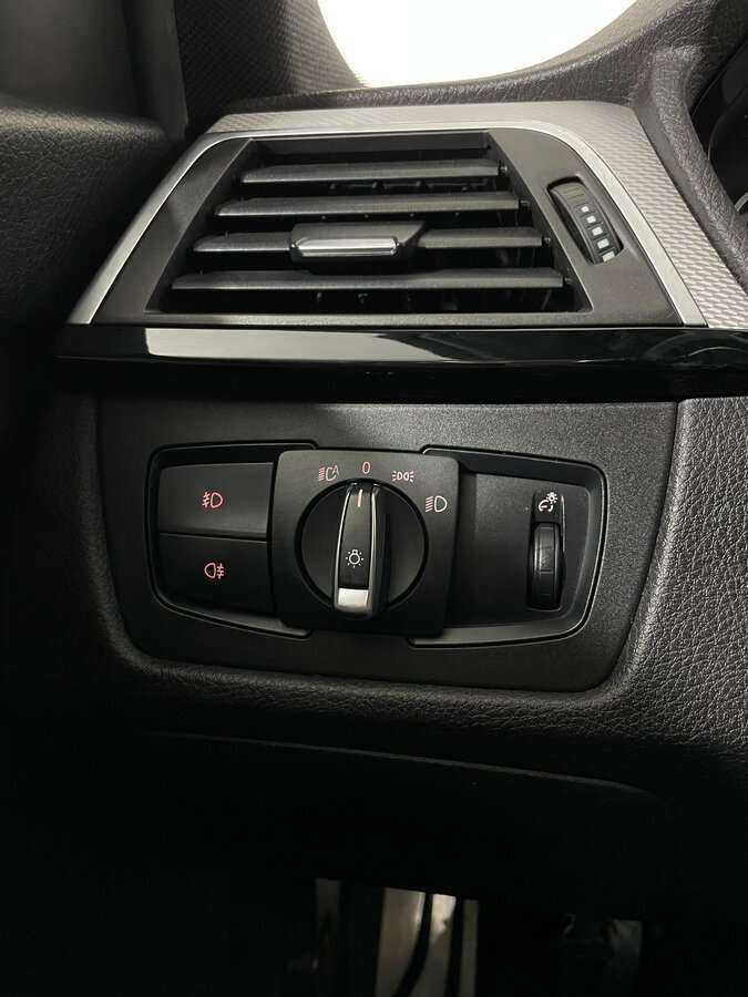 BMW 3 серии с пробегом — 2016 год. Фото: #20