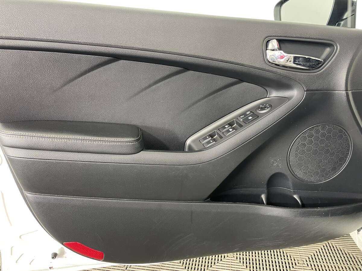 Kia Cerato с пробегом — 2014 год. Фото: #14