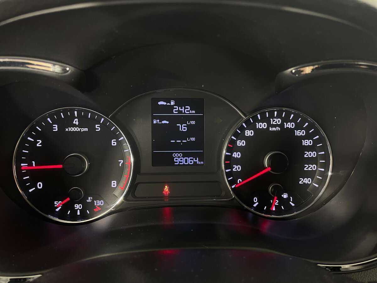 Kia Cerato с пробегом — 2015 год. Фото: #10