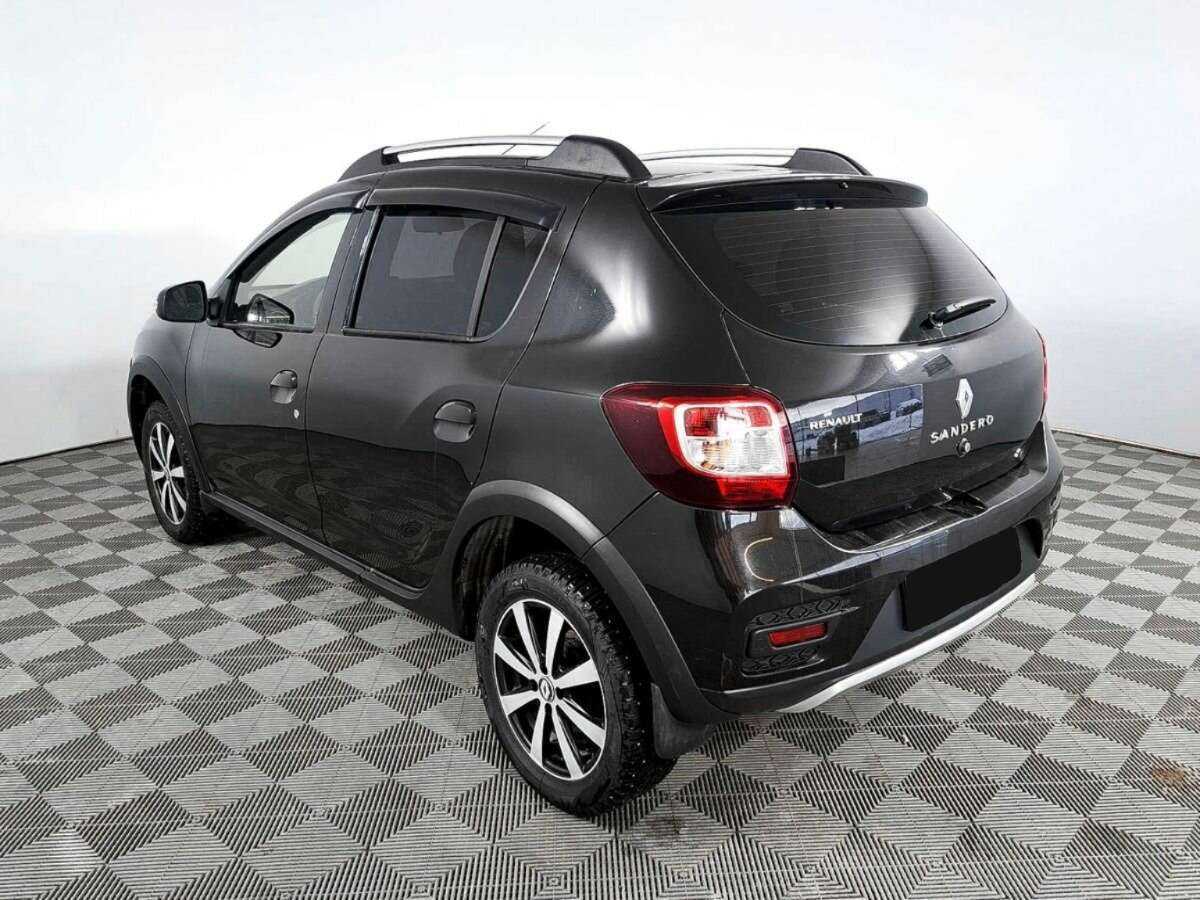 Renault Sandero с пробегом — 2016 год. Фото: #5