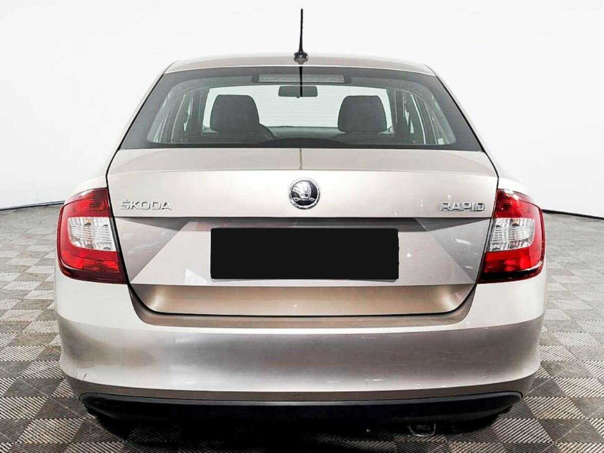 Skoda Rapid с пробегом — 2018 год. Фото: #4