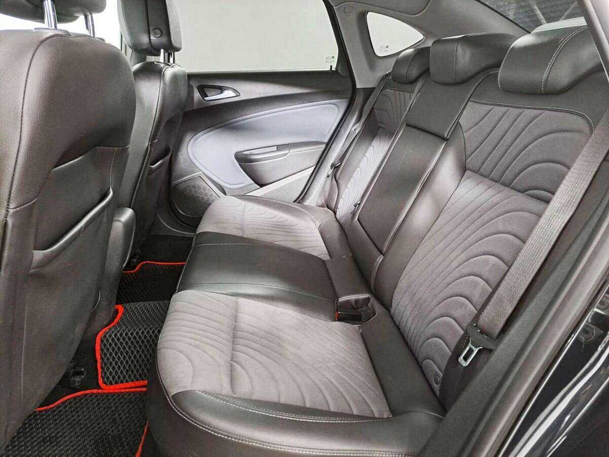 Opel Astra с пробегом — 2014 год. Фото: #9