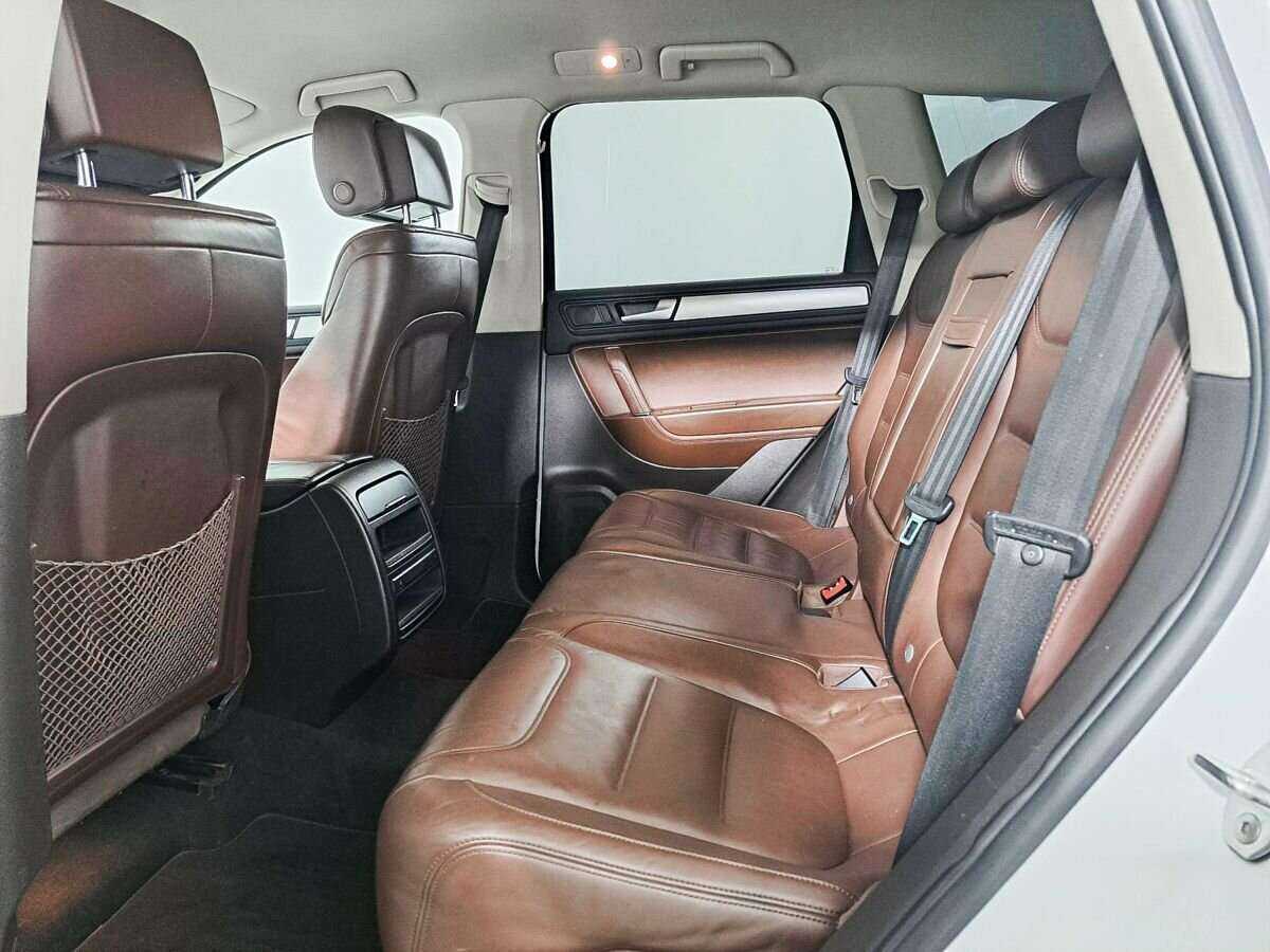 Volkswagen Touareg с пробегом — 2012 год. Фото: #7