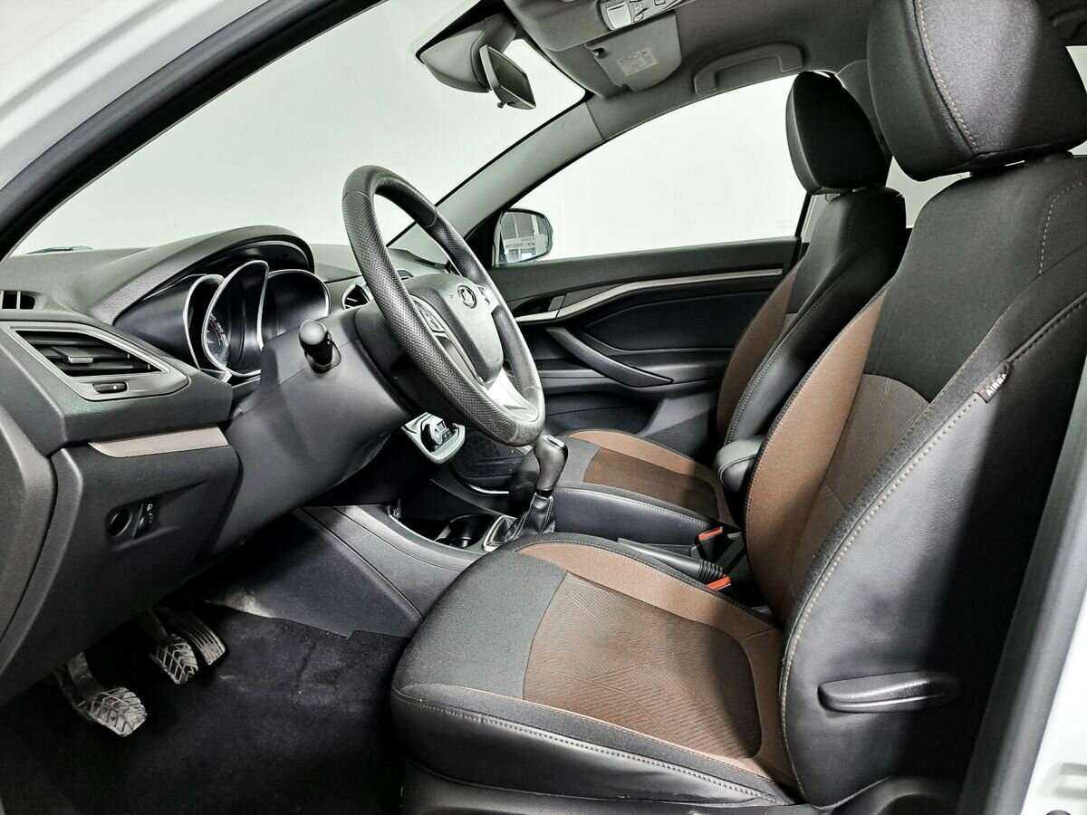 Lada (ВАЗ) Vesta с пробегом — 2018 год. Фото: #13