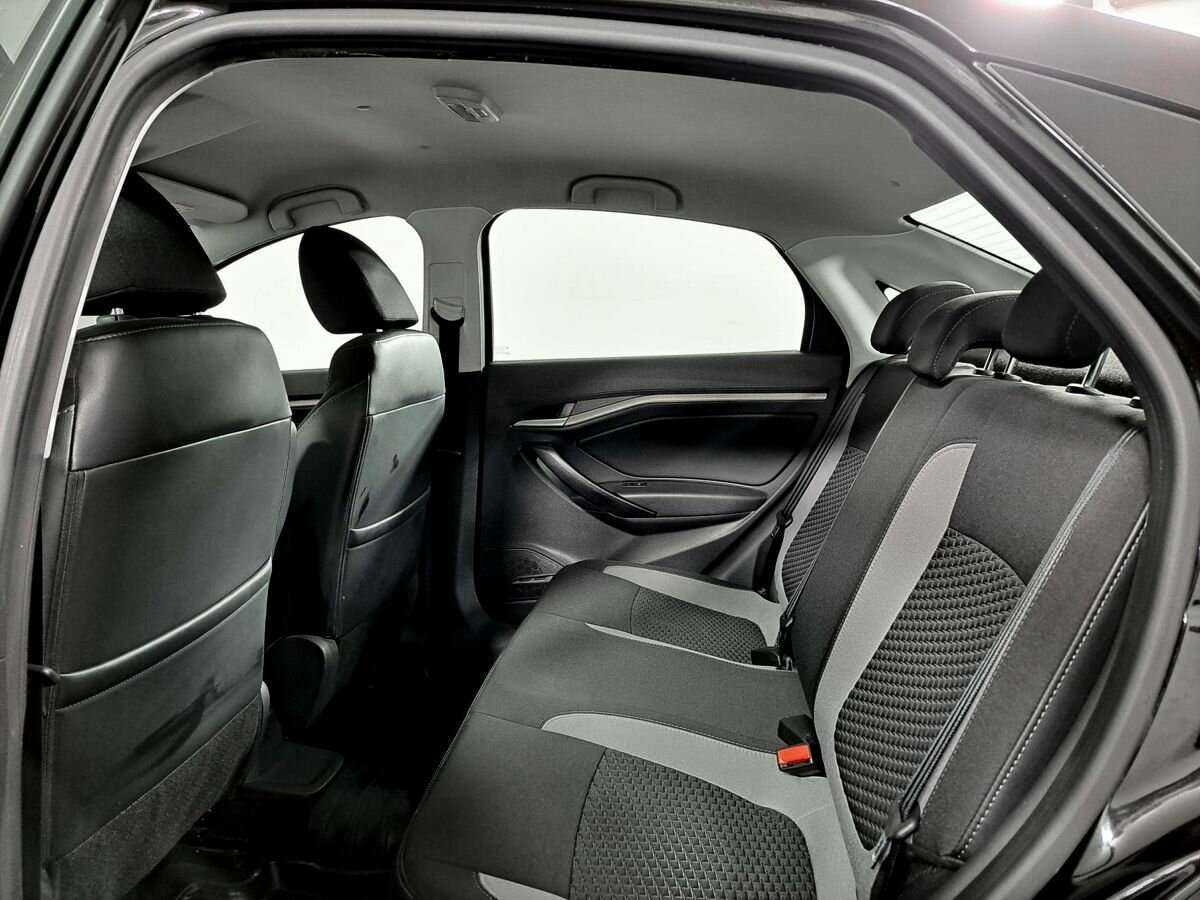 Lada (ВАЗ) Vesta с пробегом — 2017 год. Фото: #6