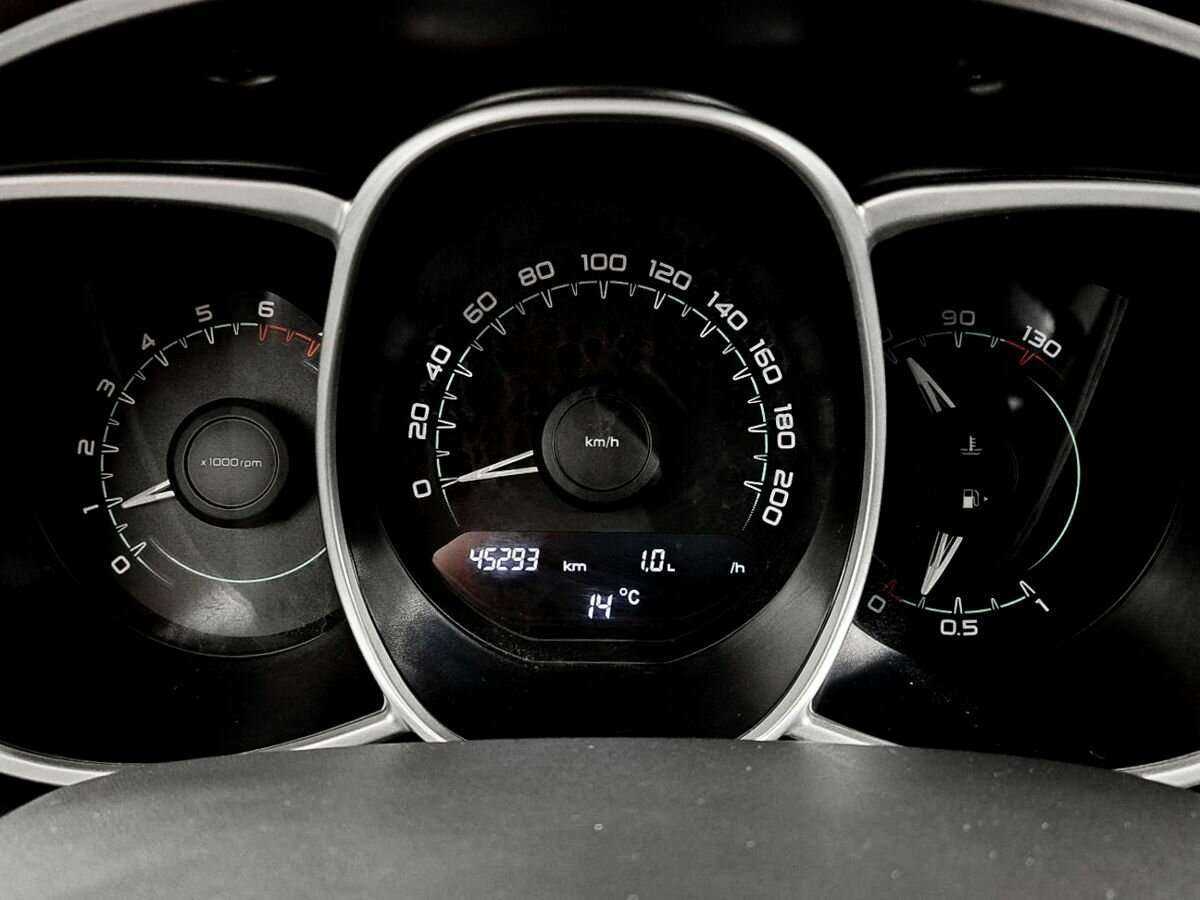 Lada (ВАЗ) Vesta с пробегом — 2017 год. Фото: #7