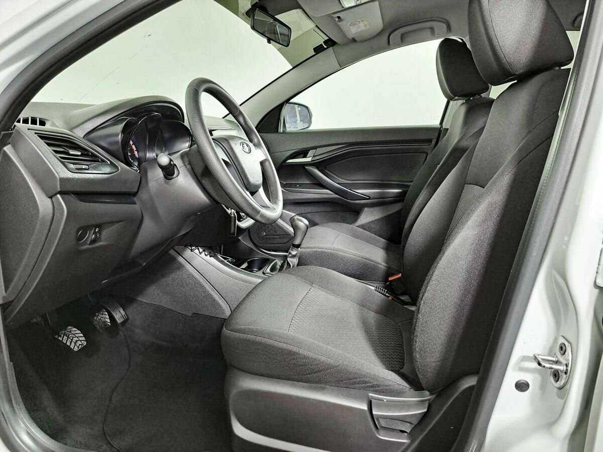 Lada (ВАЗ) Vesta с пробегом — 2019 год. Фото: #11