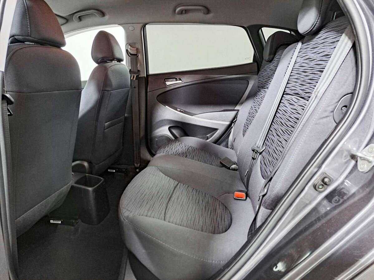 Hyundai Solaris с пробегом — 2016 год. Фото: #11