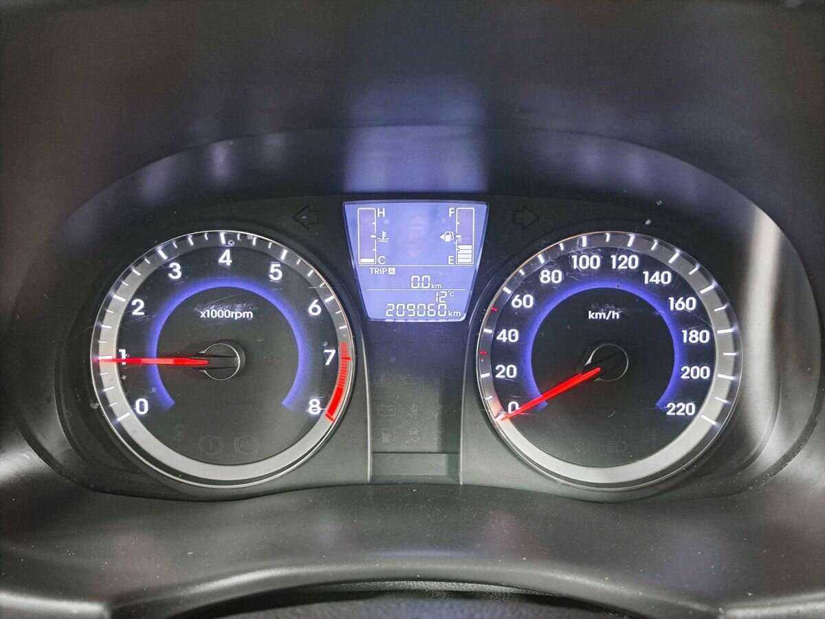 Hyundai Solaris с пробегом — 2016 год. Фото: #8