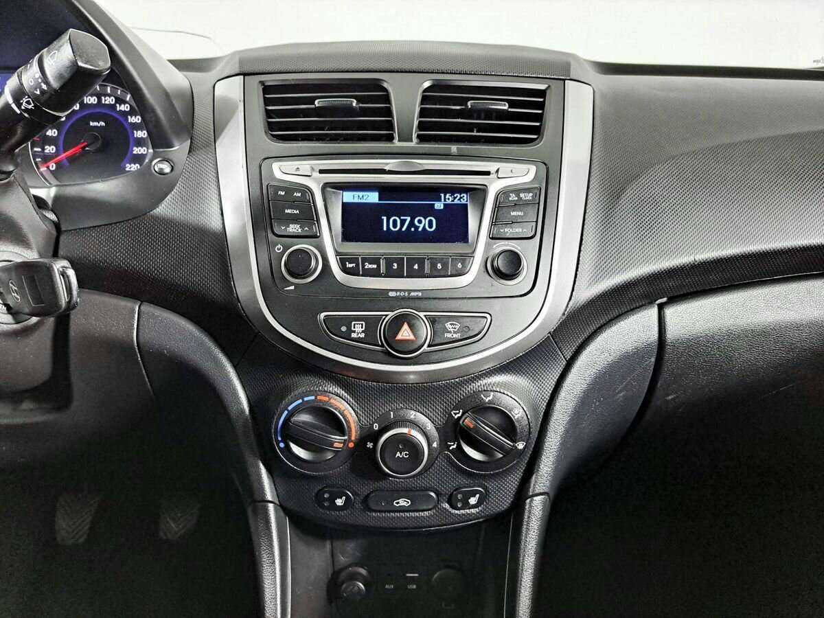 Hyundai Solaris с пробегом — 2016 год. Фото: #10