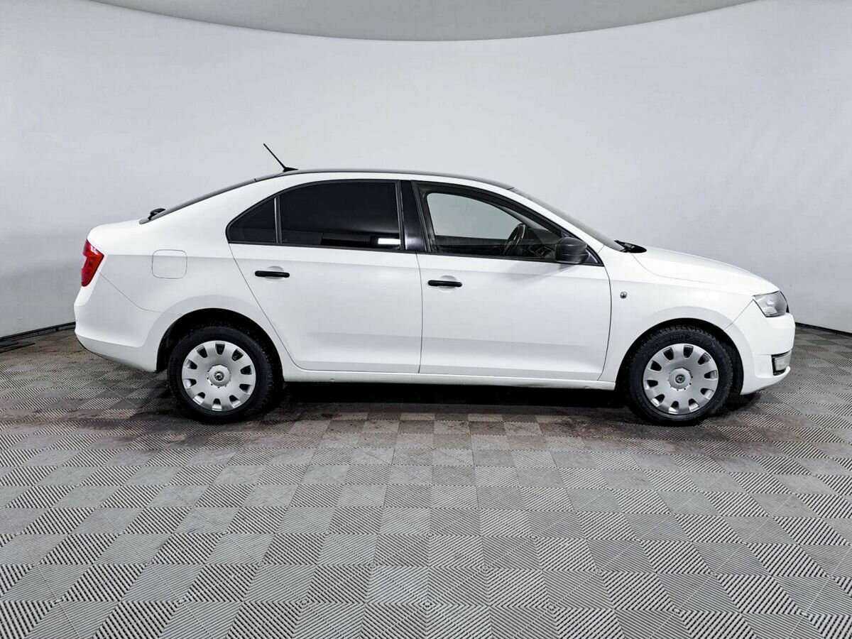 Skoda Rapid с пробегом — 2017 год. Фото: #3