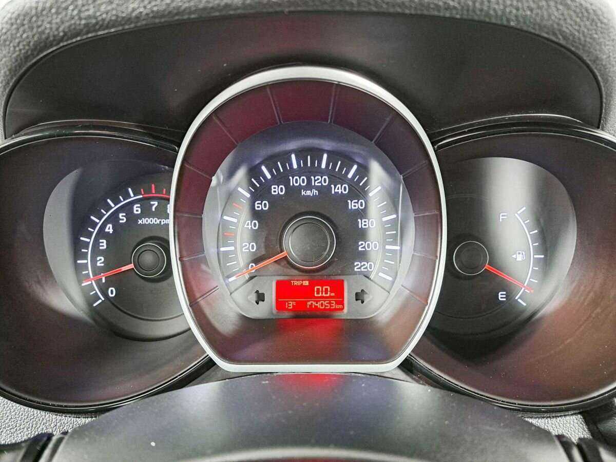 Kia Rio с пробегом — 2016 год. Фото: #10