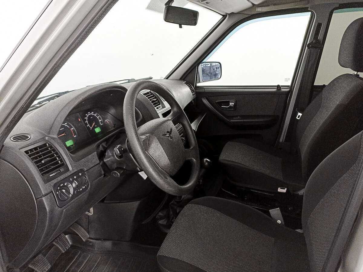 УАЗ Patriot с пробегом — 2014 год. Фото: #12