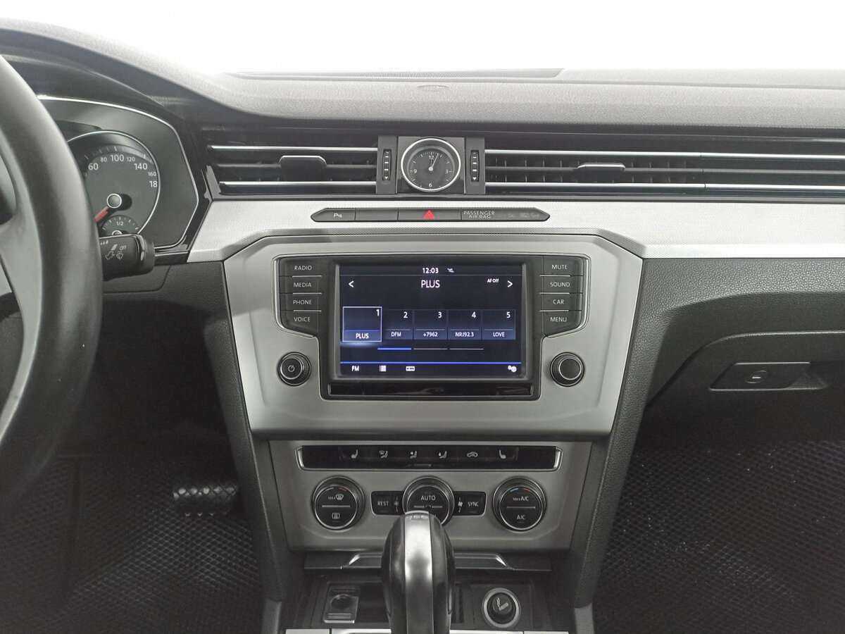 Volkswagen Passat с пробегом — 2016 год. Фото: #12