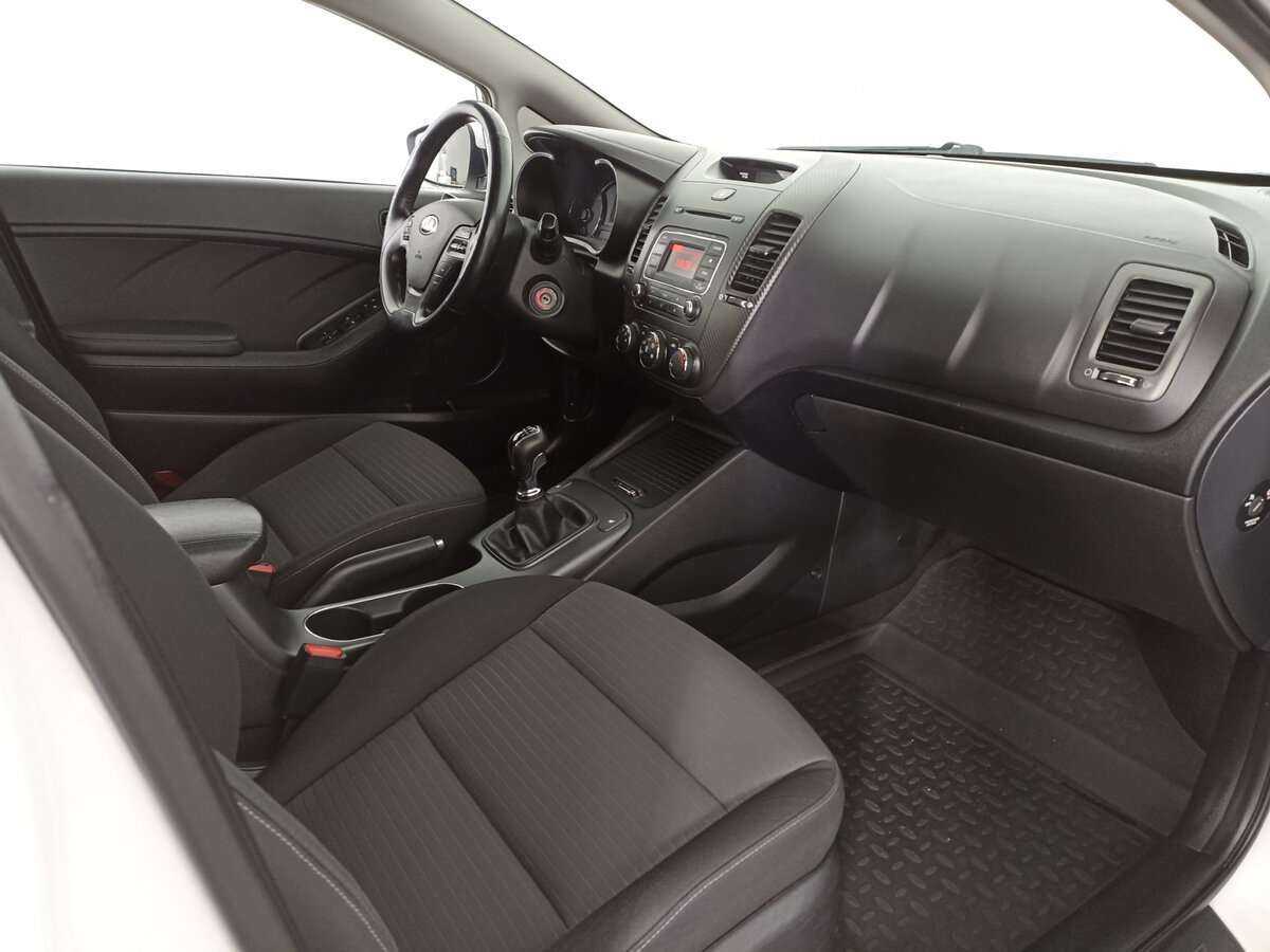 Kia Cerato с пробегом — 2016 год. Фото: #8