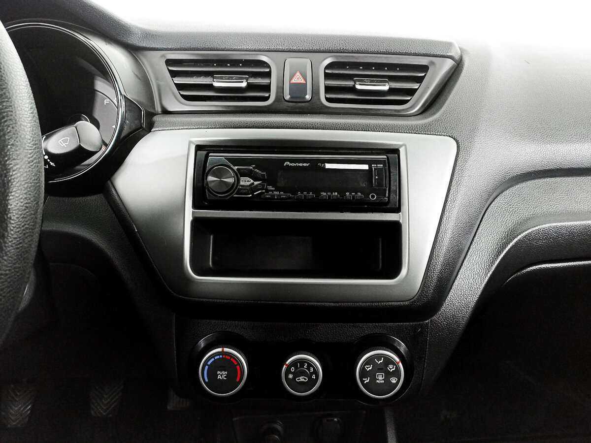 Kia Rio с пробегом — 2016 год. Фото: #10