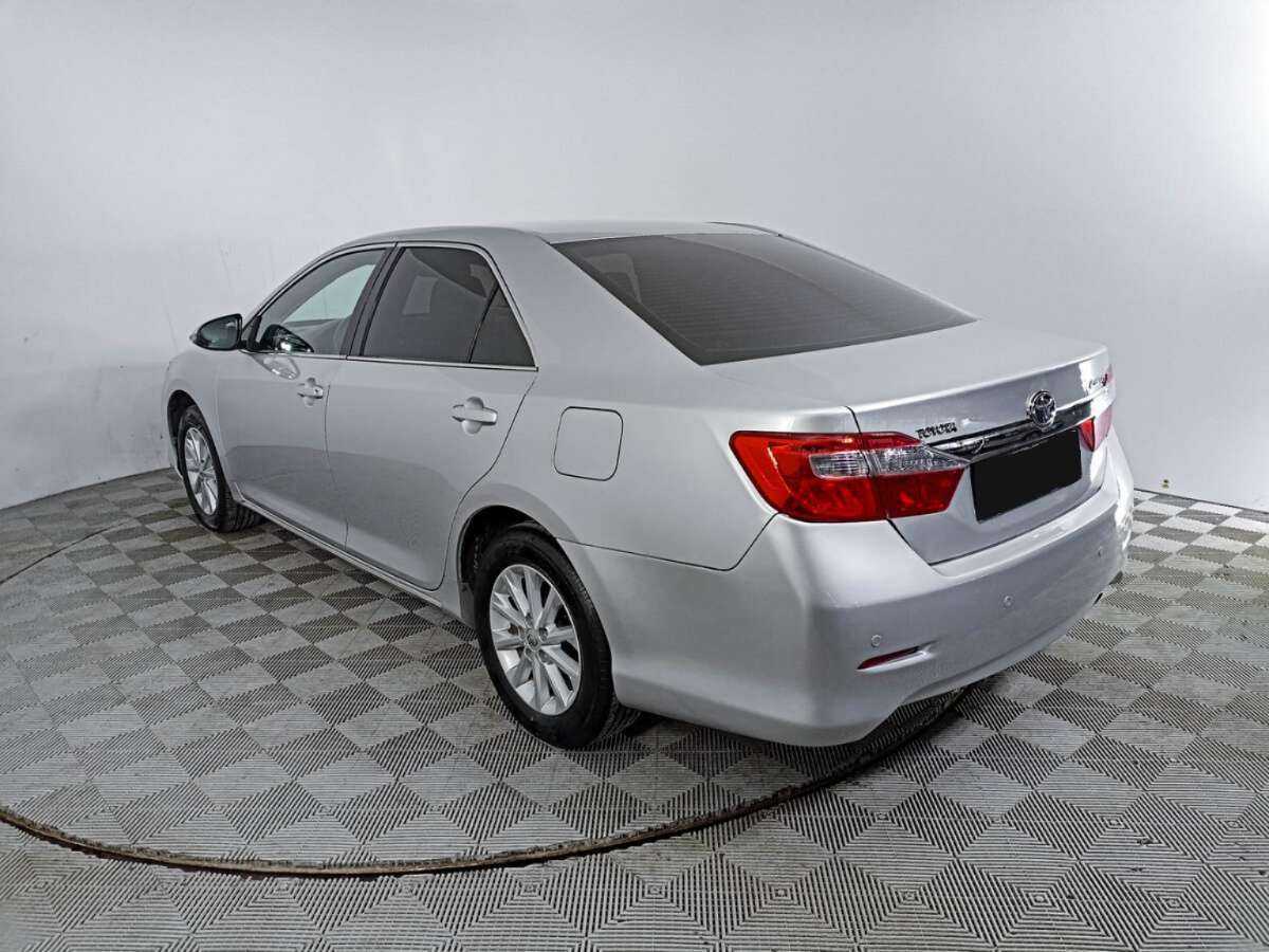 Toyota Camry с пробегом — 2012 год. Фото: #6