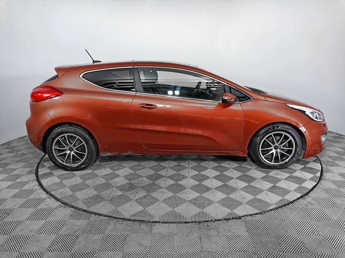 Kia Ceed с пробегом — 2013 год. Фото: #3