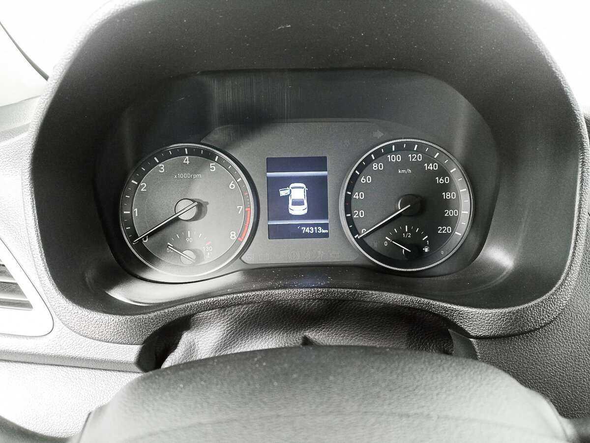 Hyundai Solaris с пробегом — 2019 год. Фото: #12