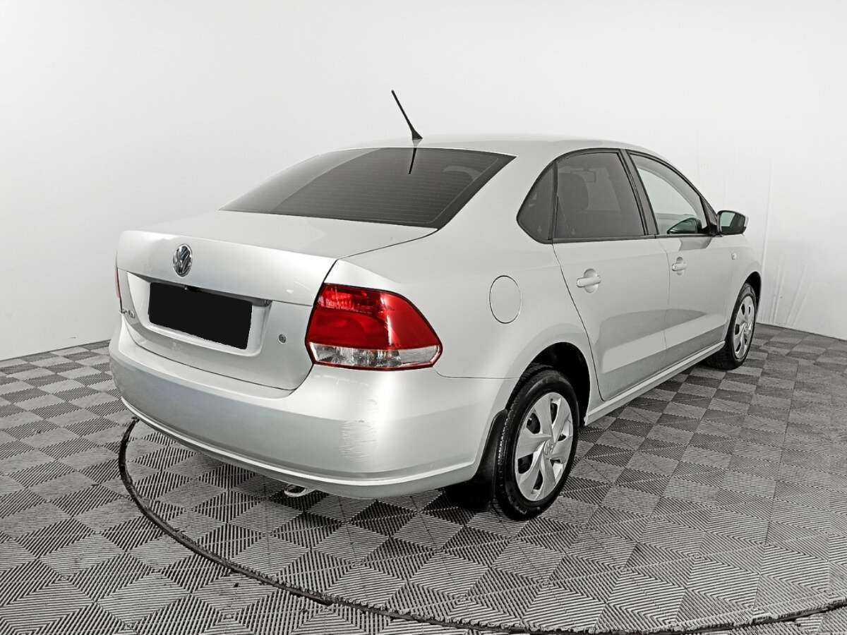 Volkswagen Polo с пробегом — 2013 год. Фото: #4