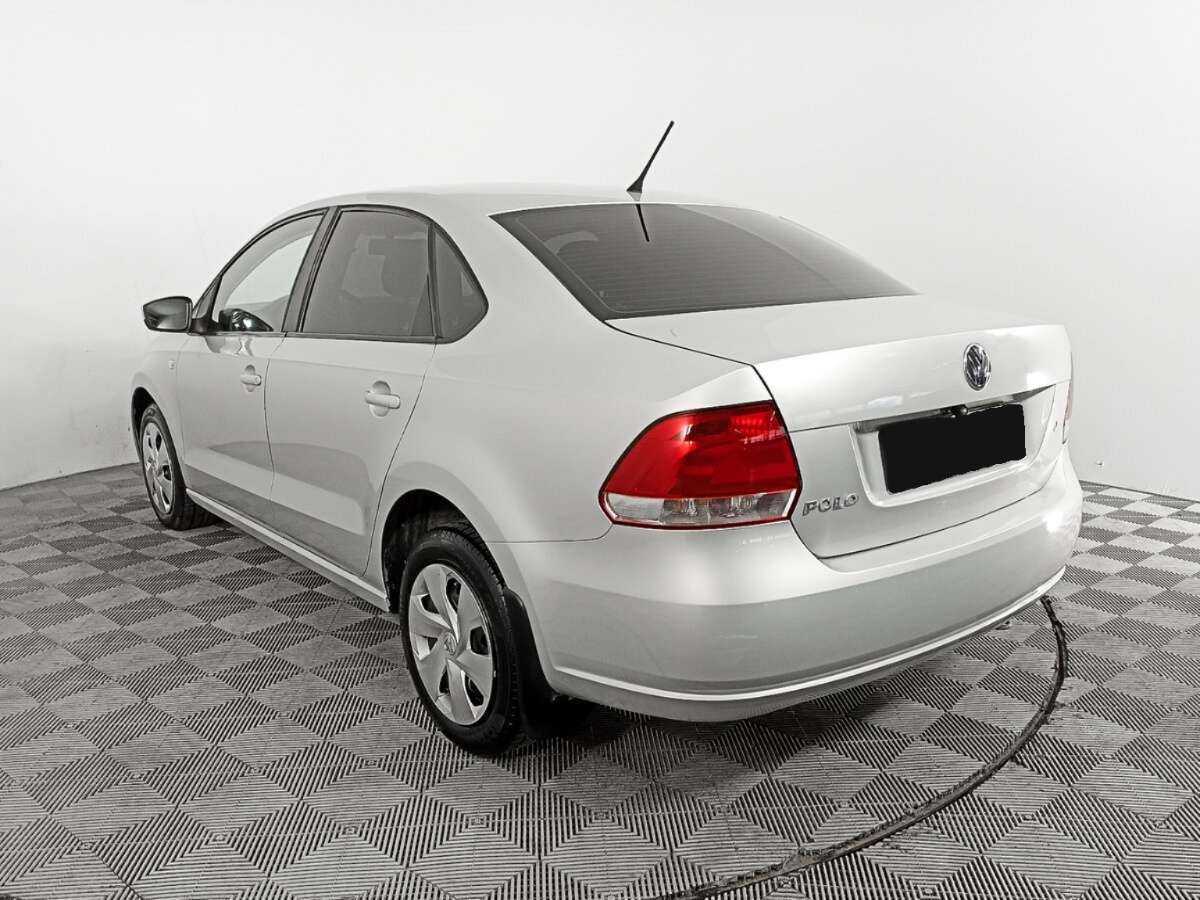 Volkswagen Polo с пробегом — 2013 год. Фото: #6
