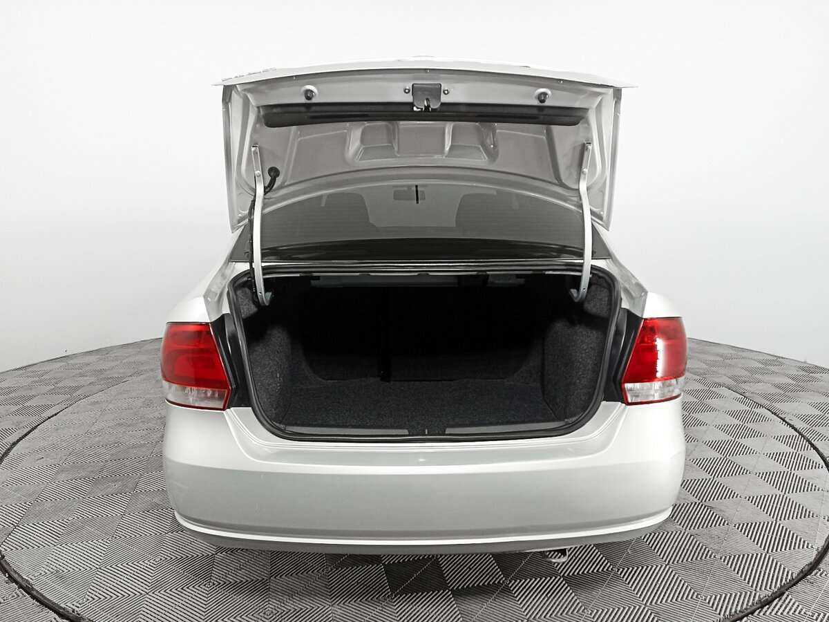 Volkswagen Polo с пробегом — 2013 год. Фото: #9