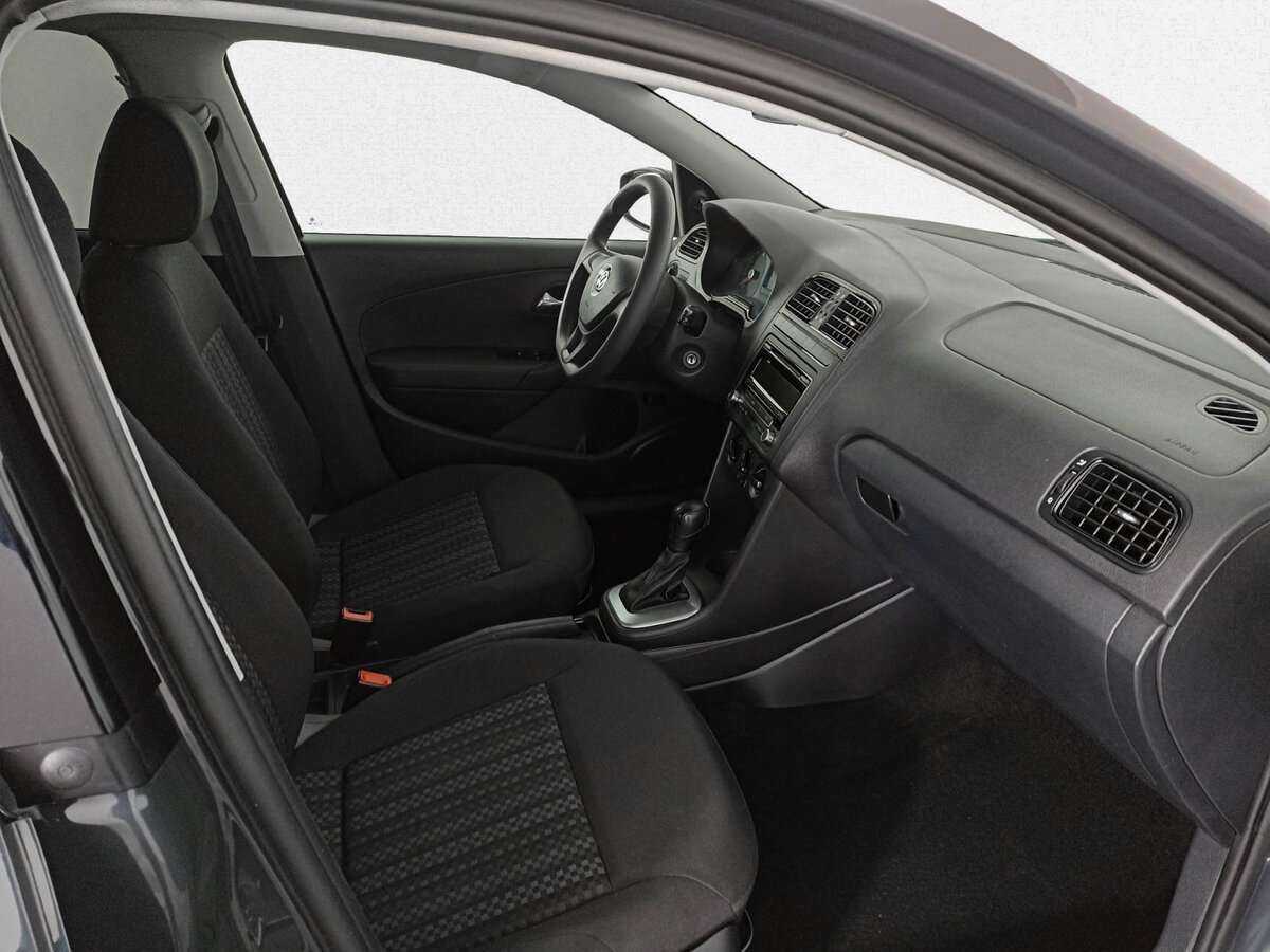 Volkswagen Polo с пробегом — 2017 год. Фото: #8